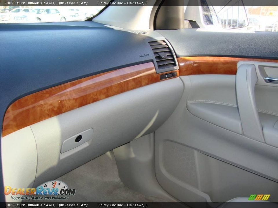 2009 Saturn Outlook XR AWD Quicksilver / Gray Photo #20