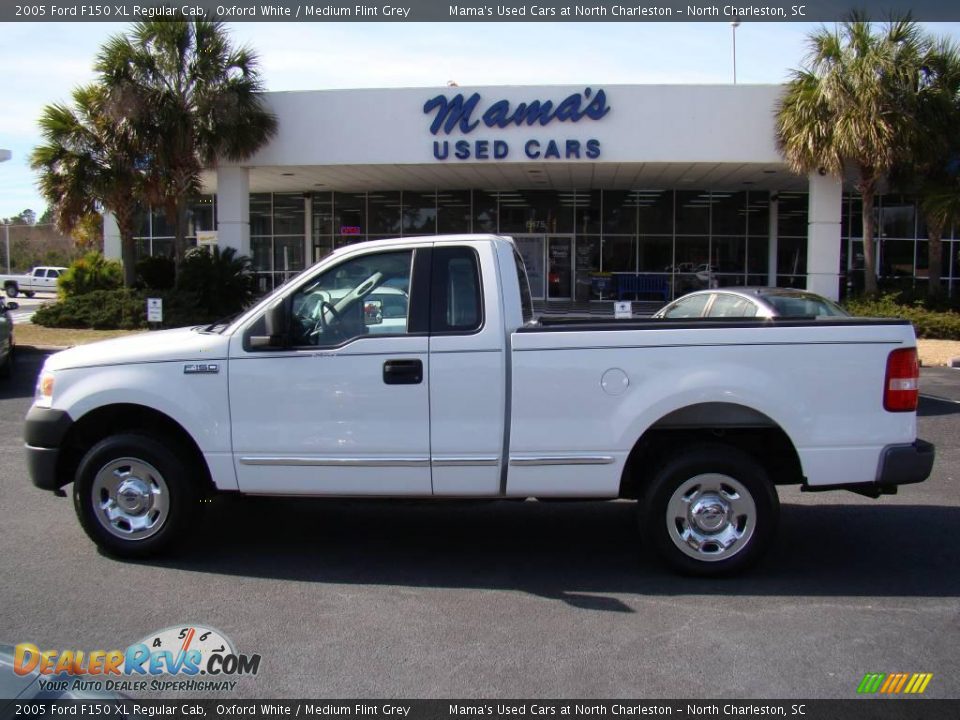 2005 Ford F150 XL Regular Cab Oxford White / Medium Flint Grey Photo #1