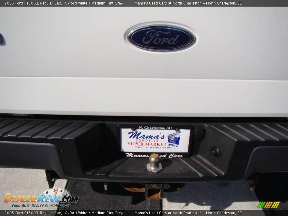 2005 Ford F150 XL Regular Cab Oxford White / Medium Flint Grey Photo #11