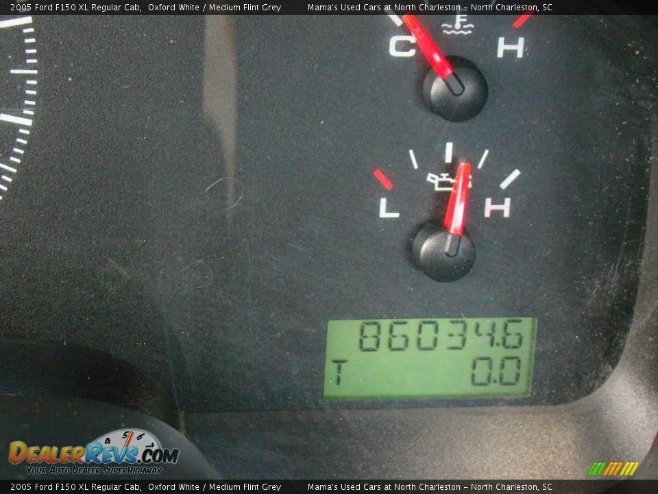 2005 Ford F150 XL Regular Cab Oxford White / Medium Flint Grey Photo #23