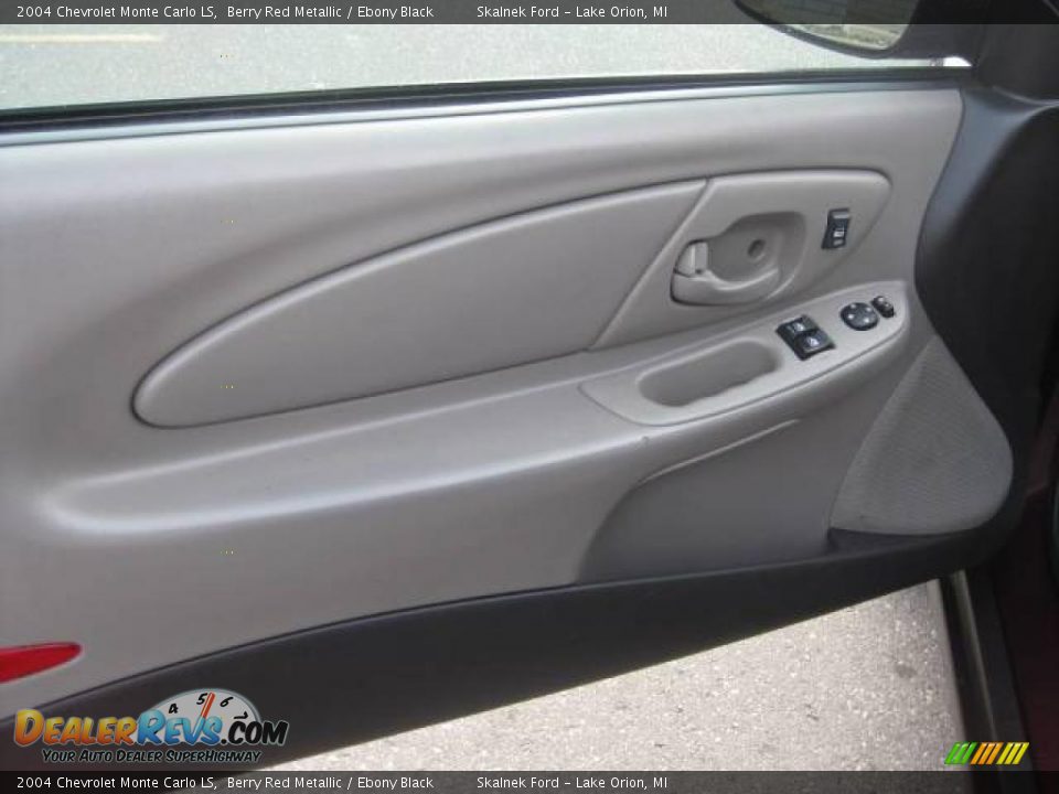 2004 Chevrolet Monte Carlo LS Berry Red Metallic / Ebony Black Photo #19