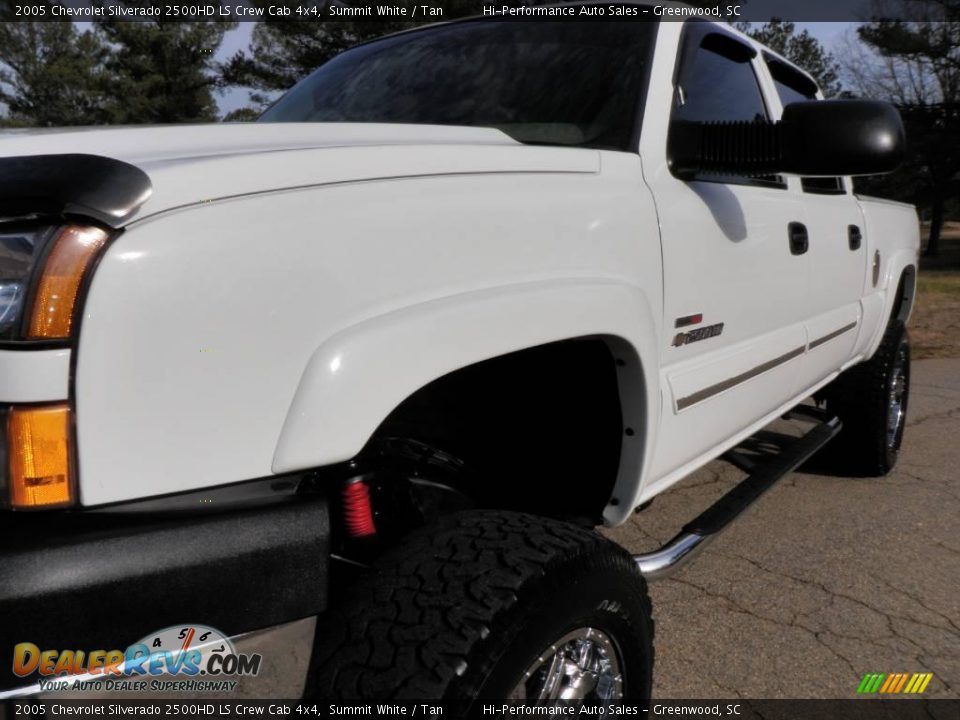 2005 Chevrolet Silverado 2500HD LS Crew Cab 4x4 Summit White / Tan Photo #17