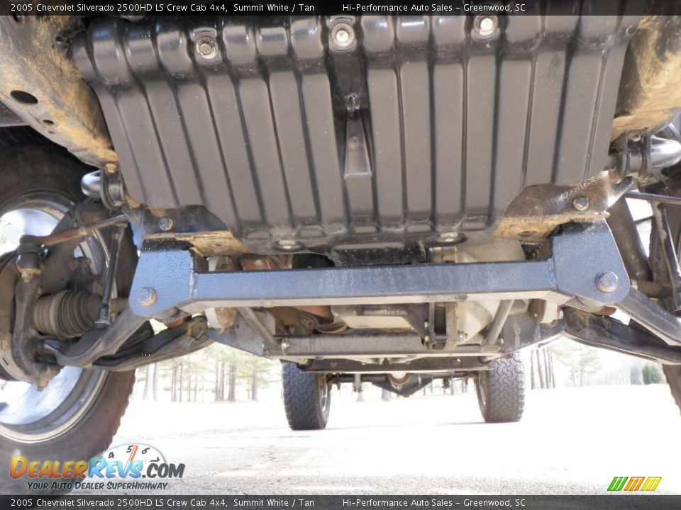 2005 Chevrolet Silverado 2500HD LS Crew Cab 4x4 Summit White / Tan Photo #24