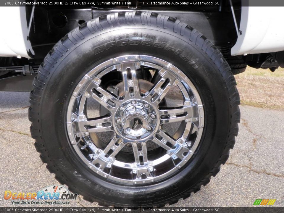 2005 Chevrolet Silverado 2500HD LS Crew Cab 4x4 Summit White / Tan Photo #26