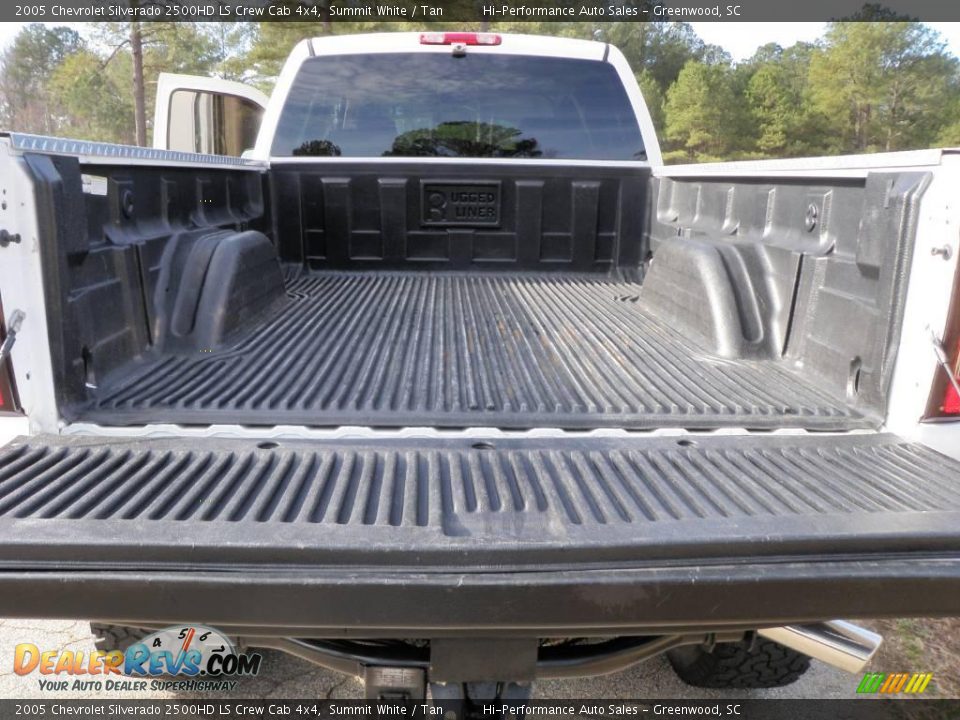 2005 Chevrolet Silverado 2500HD LS Crew Cab 4x4 Summit White / Tan Photo #31