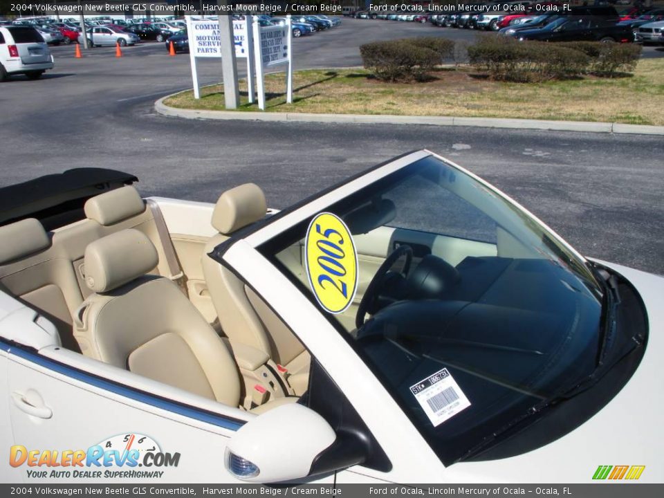 2004 Volkswagen New Beetle GLS Convertible Harvest Moon Beige / Cream Beige Photo #12