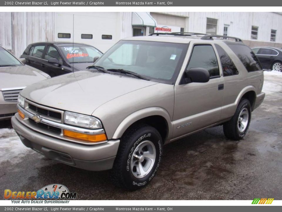 2002 Chevrolet Blazer LS Light Pewter Metallic / Graphite Photo #2