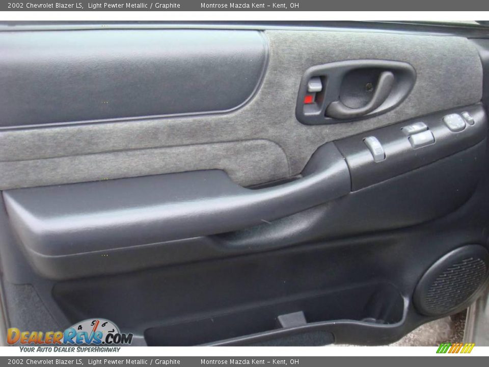 2002 Chevrolet Blazer LS Light Pewter Metallic / Graphite Photo #10