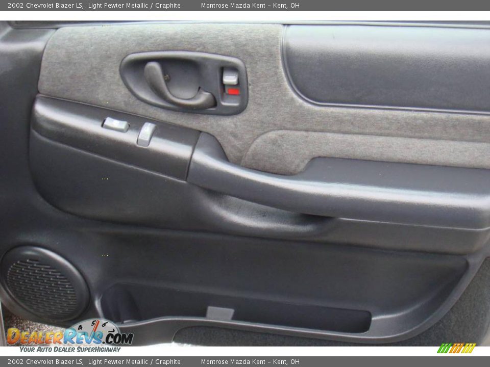 2002 Chevrolet Blazer LS Light Pewter Metallic / Graphite Photo #11