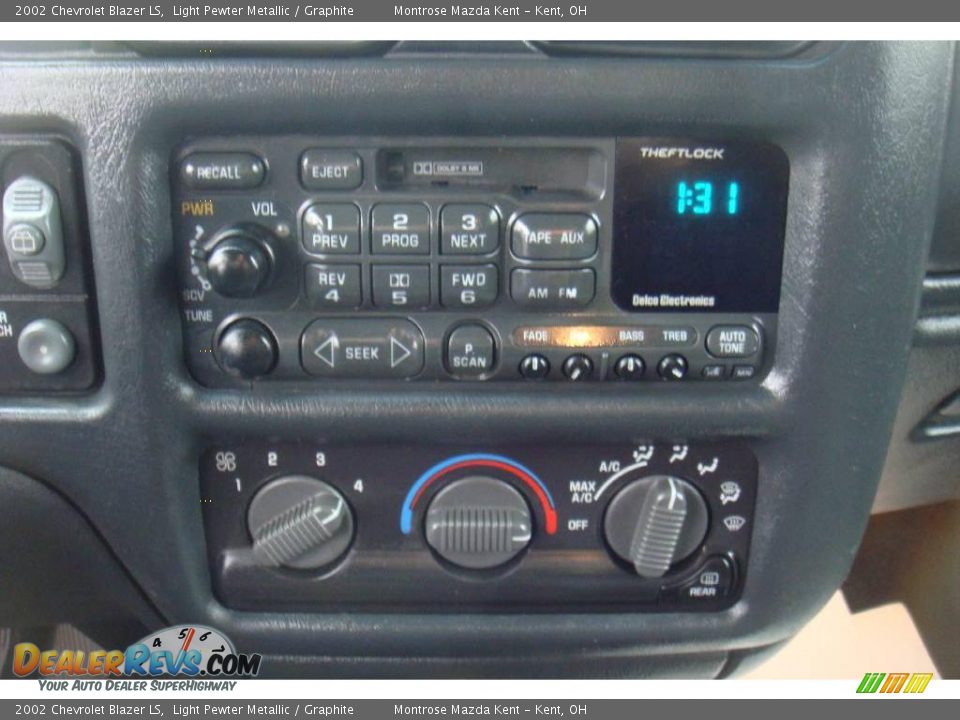 2002 Chevrolet Blazer LS Light Pewter Metallic / Graphite Photo #12