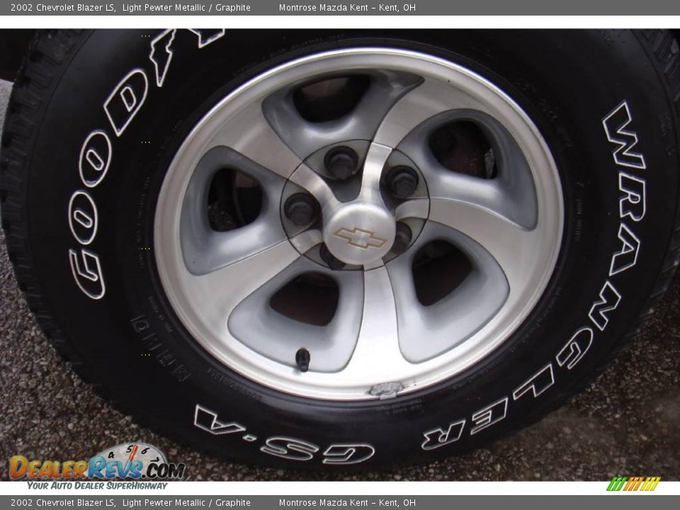 2002 Chevrolet Blazer LS Light Pewter Metallic / Graphite Photo #18