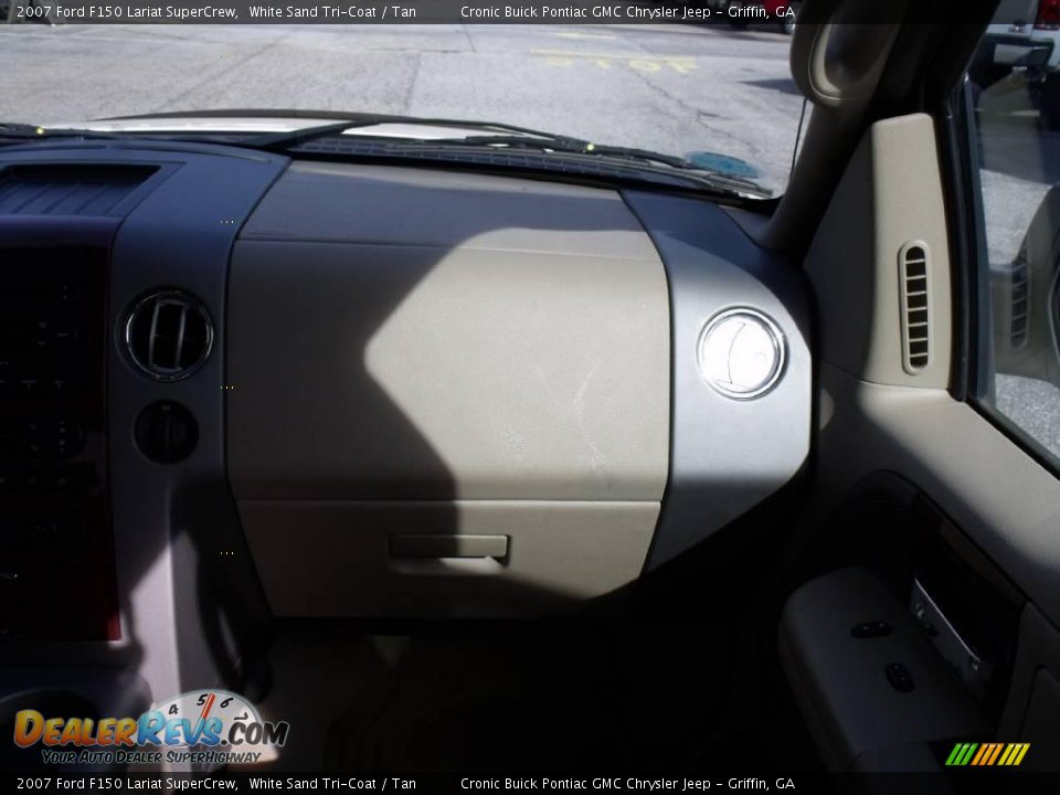 2007 Ford F150 Lariat SuperCrew White Sand Tri-Coat / Tan Photo #18