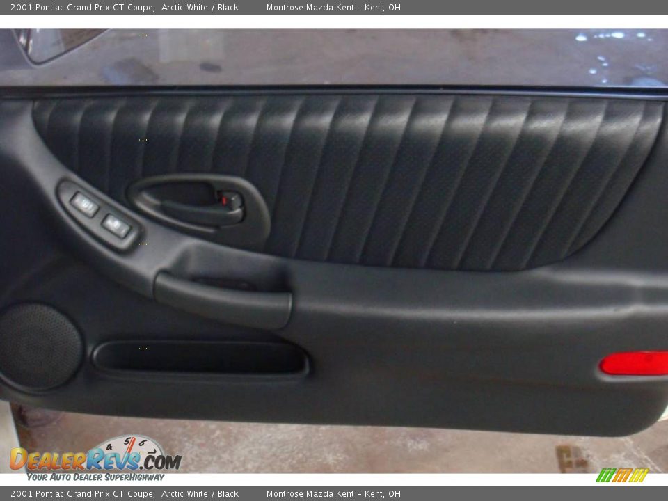 2001 Pontiac Grand Prix GT Coupe Arctic White / Black Photo #14