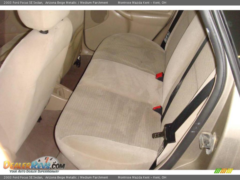 2003 Ford Focus SE Sedan Arizona Beige Metallic / Medium Parchment Photo #6