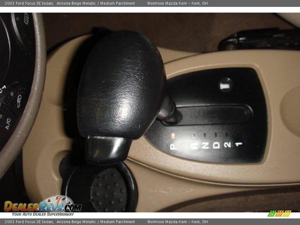 2003 Ford Focus SE Sedan Arizona Beige Metallic / Medium Parchment Photo #9