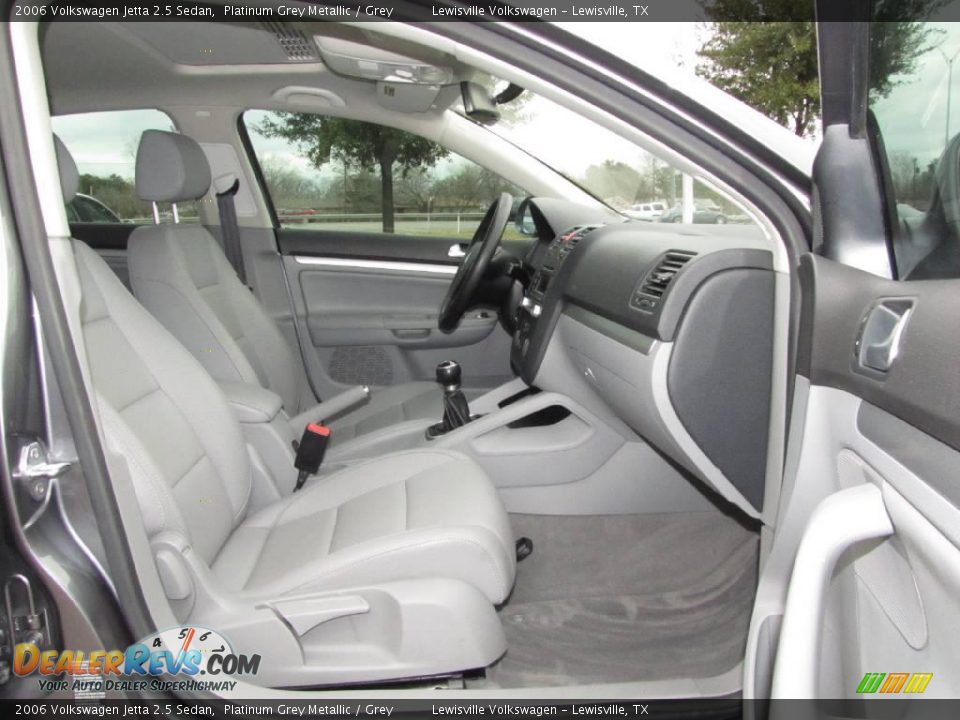 2006 Volkswagen Jetta 2.5 Sedan Platinum Grey Metallic / Grey Photo #10