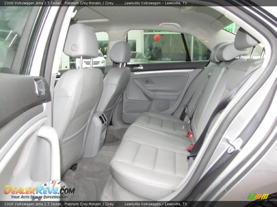 2006 Volkswagen Jetta 2.5 Sedan Platinum Grey Metallic / Grey Photo #12