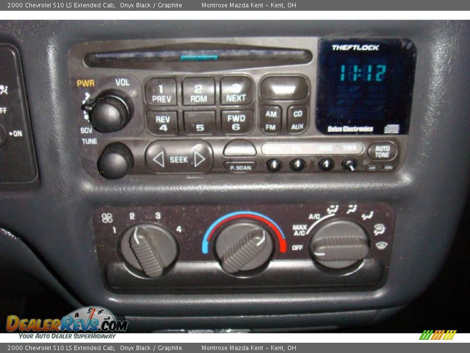 2000 Chevrolet S10 LS Extended Cab Onyx Black / Graphite Photo #8
