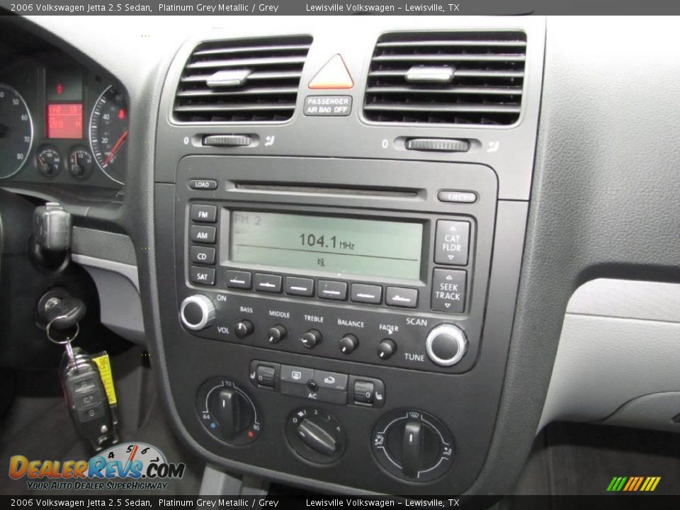 2006 Volkswagen Jetta 2.5 Sedan Platinum Grey Metallic / Grey Photo #16