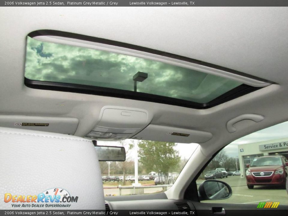 2006 Volkswagen Jetta 2.5 Sedan Platinum Grey Metallic / Grey Photo #18