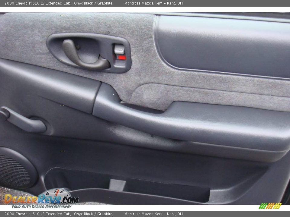 2000 Chevrolet S10 LS Extended Cab Onyx Black / Graphite Photo #11