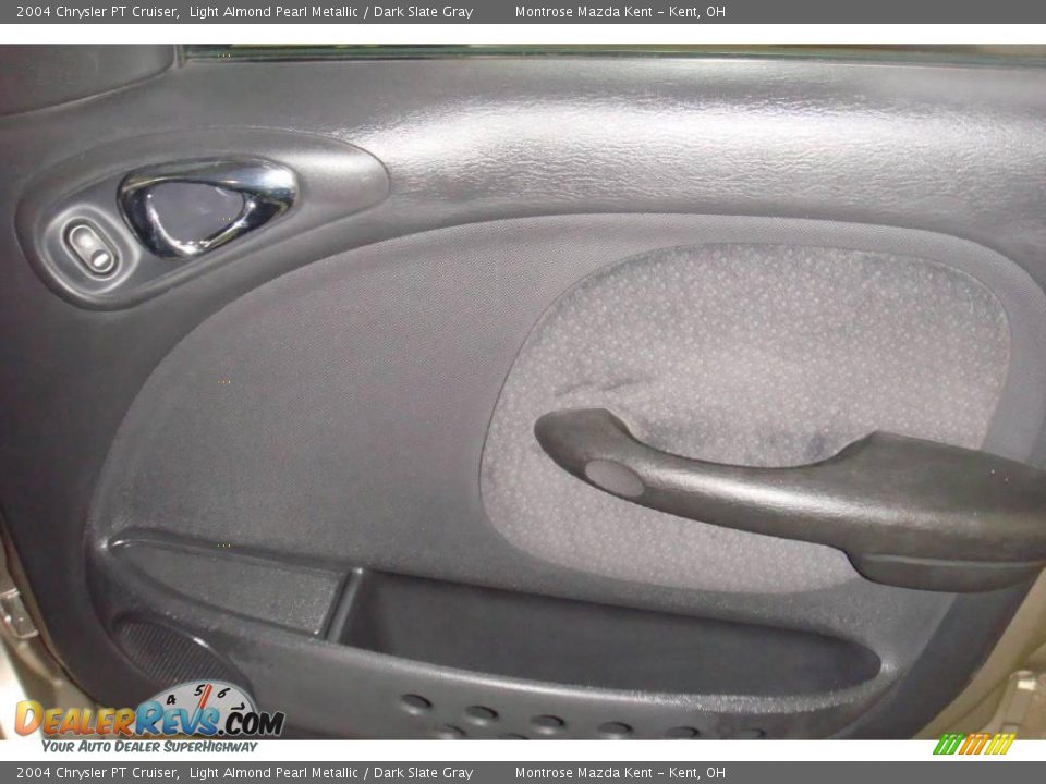 2004 Chrysler PT Cruiser Light Almond Pearl Metallic / Dark Slate Gray Photo #9