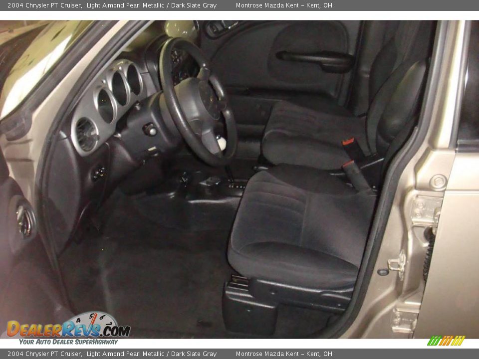 2004 Chrysler PT Cruiser Light Almond Pearl Metallic / Dark Slate Gray Photo #13