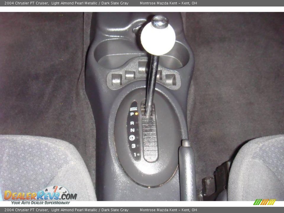 2004 Chrysler PT Cruiser Light Almond Pearl Metallic / Dark Slate Gray Photo #18