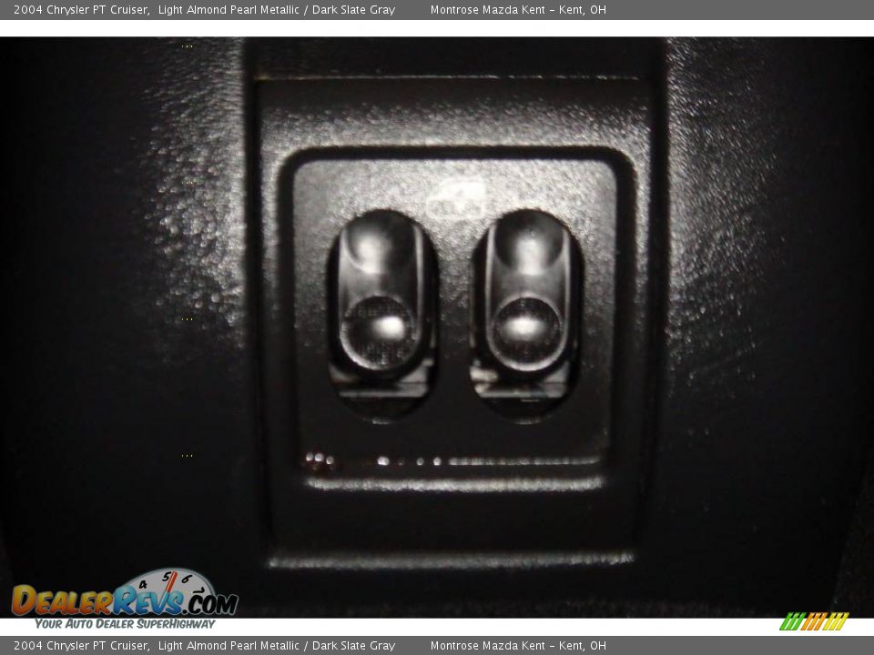 2004 Chrysler PT Cruiser Light Almond Pearl Metallic / Dark Slate Gray Photo #20