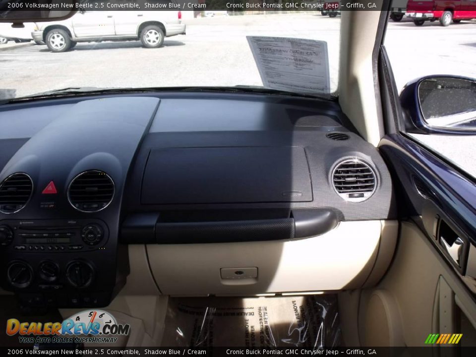 2006 Volkswagen New Beetle 2.5 Convertible Shadow Blue / Cream Photo #16