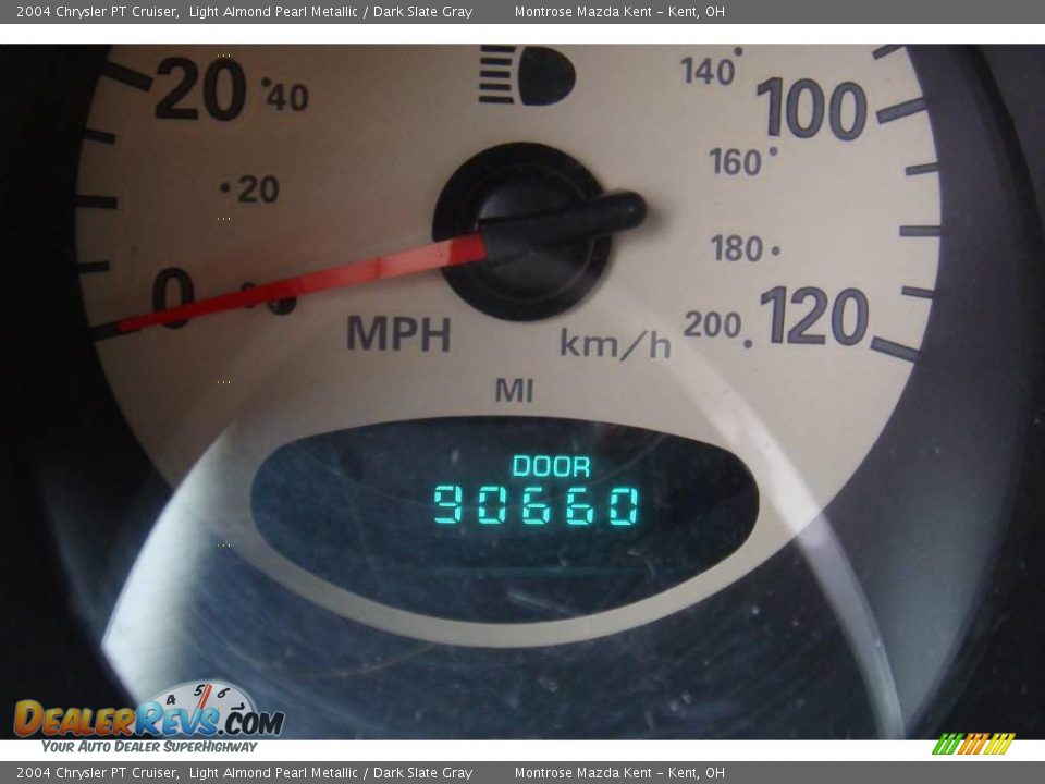 2004 Chrysler PT Cruiser Light Almond Pearl Metallic / Dark Slate Gray Photo #22