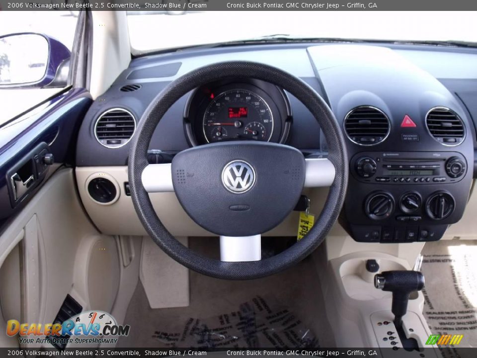 2006 Volkswagen New Beetle 2.5 Convertible Shadow Blue / Cream Photo #18