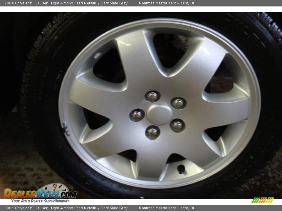 2004 Chrysler PT Cruiser Light Almond Pearl Metallic / Dark Slate Gray Photo #27