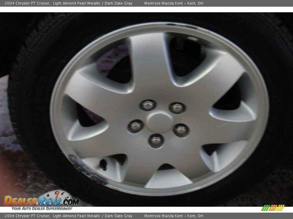 2004 Chrysler PT Cruiser Light Almond Pearl Metallic / Dark Slate Gray Photo #28
