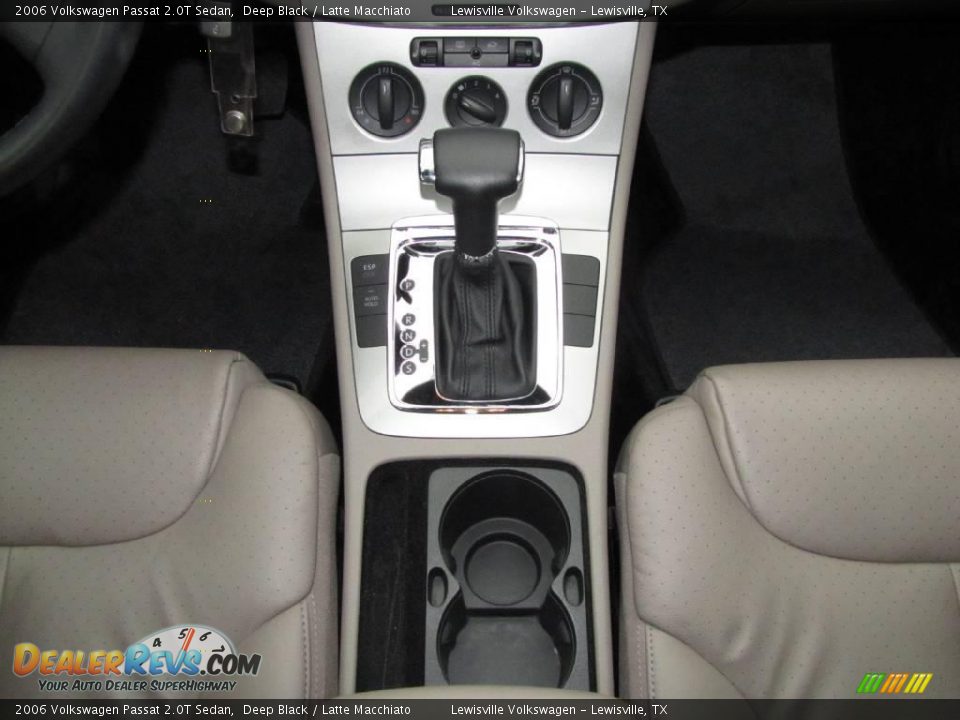 2006 Volkswagen Passat 2.0T Sedan Deep Black / Latte Macchiato Photo #17