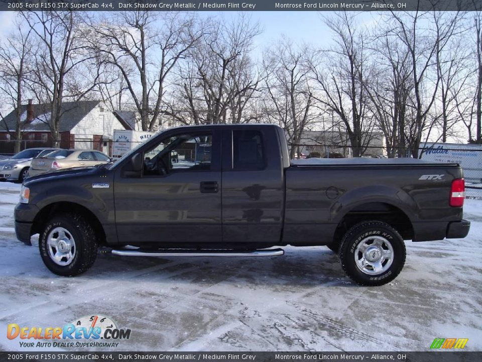 2005 Ford F150 STX SuperCab 4x4 Dark Shadow Grey Metallic / Medium Flint Grey Photo #2