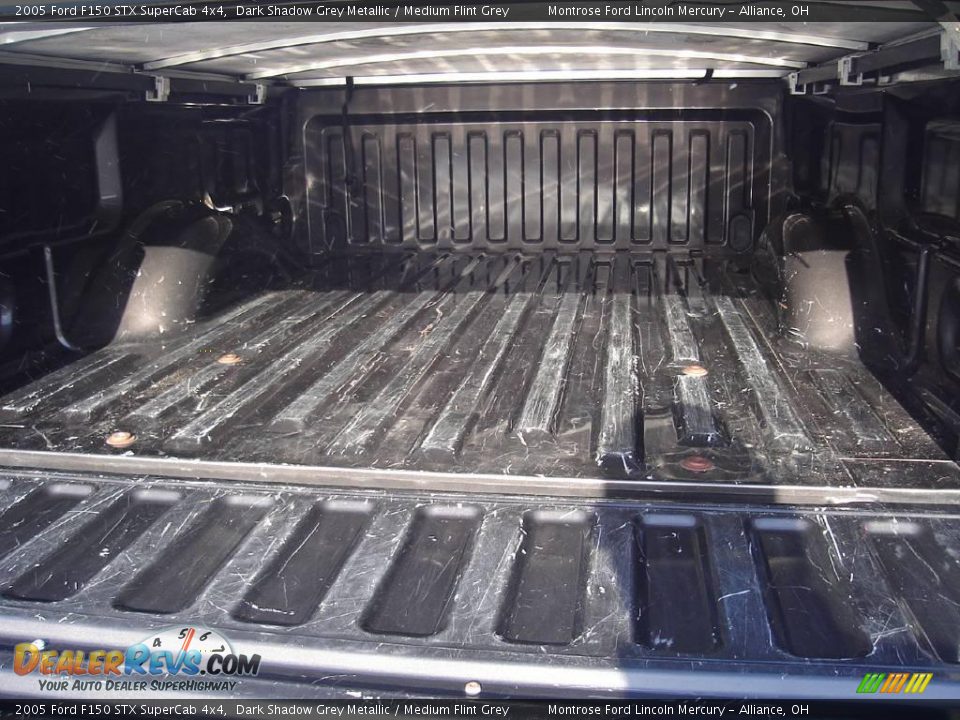 2005 Ford F150 STX SuperCab 4x4 Dark Shadow Grey Metallic / Medium Flint Grey Photo #15