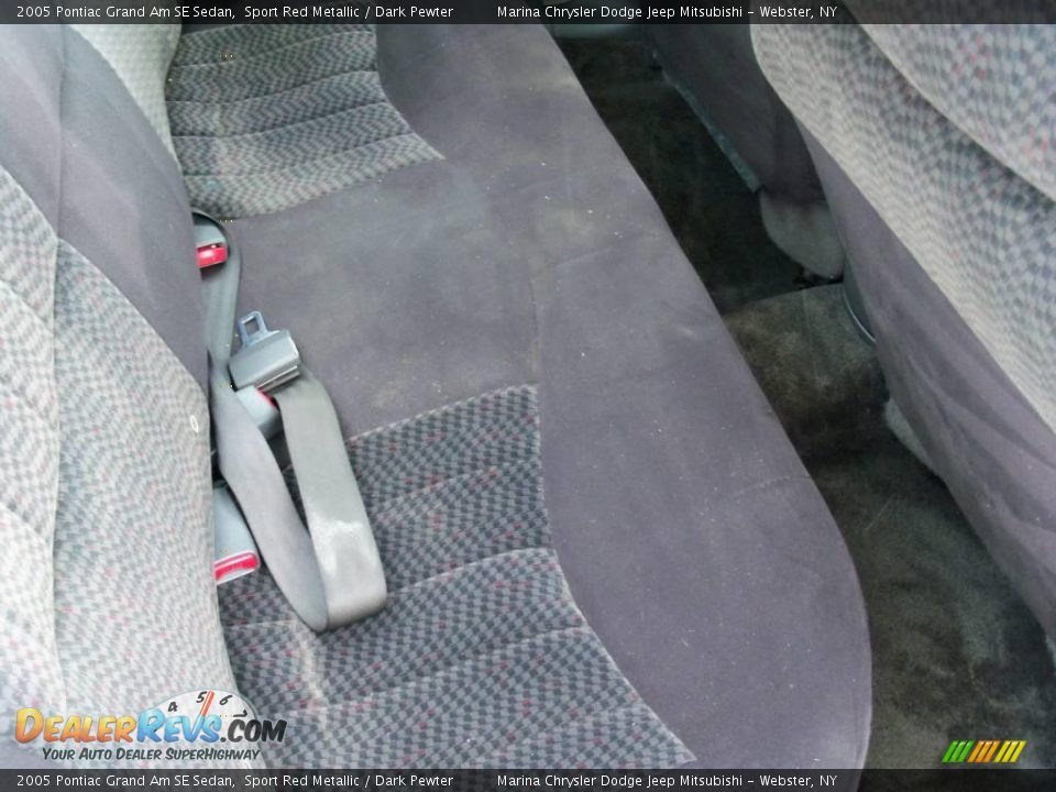 2005 Pontiac Grand Am SE Sedan Sport Red Metallic / Dark Pewter Photo #20
