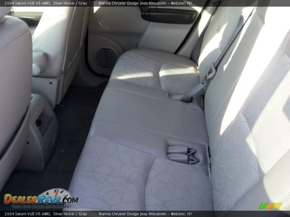 2004 Saturn VUE V6 AWD Silver Nickel / Gray Photo #3