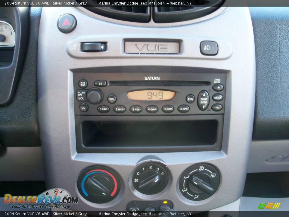 2004 Saturn VUE V6 AWD Silver Nickel / Gray Photo #4