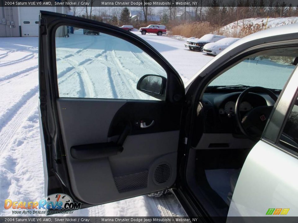2004 Saturn VUE V6 AWD Silver Nickel / Gray Photo #15