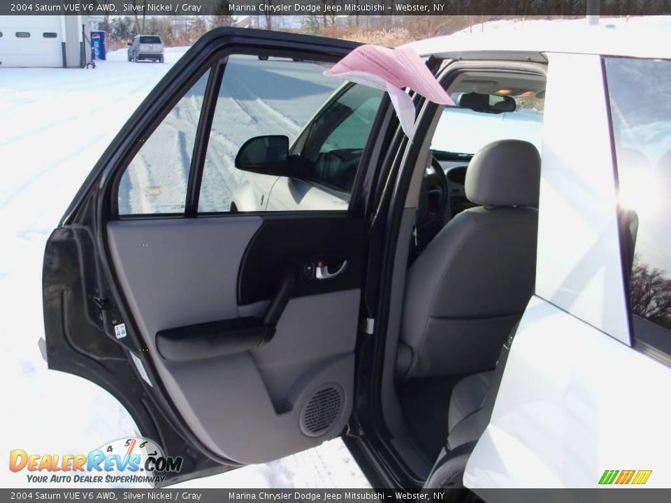 2004 Saturn VUE V6 AWD Silver Nickel / Gray Photo #16