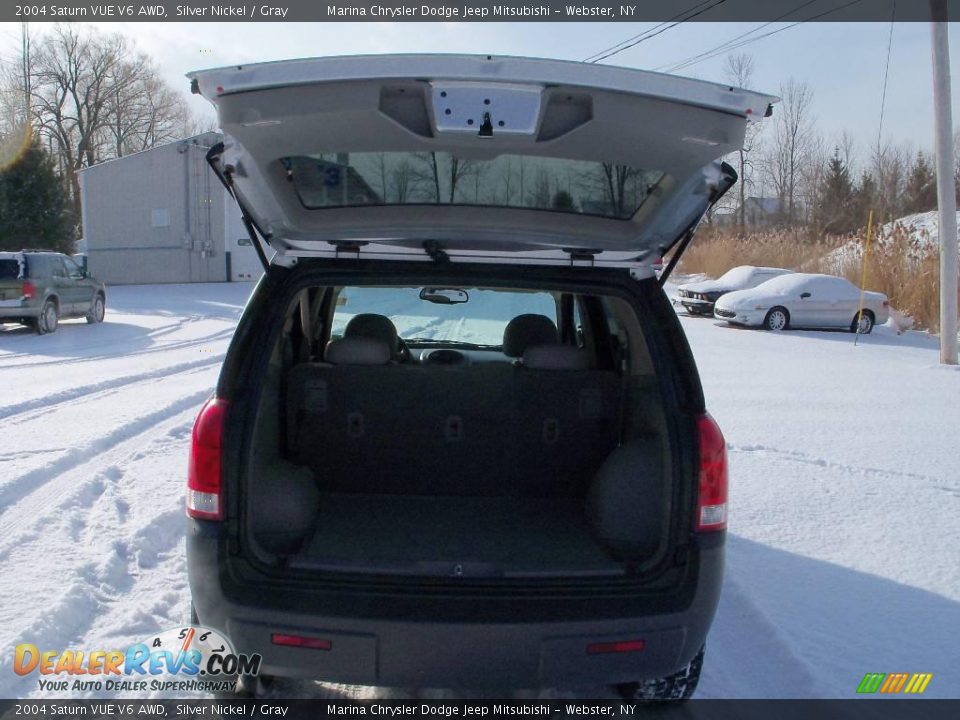 2004 Saturn VUE V6 AWD Silver Nickel / Gray Photo #17