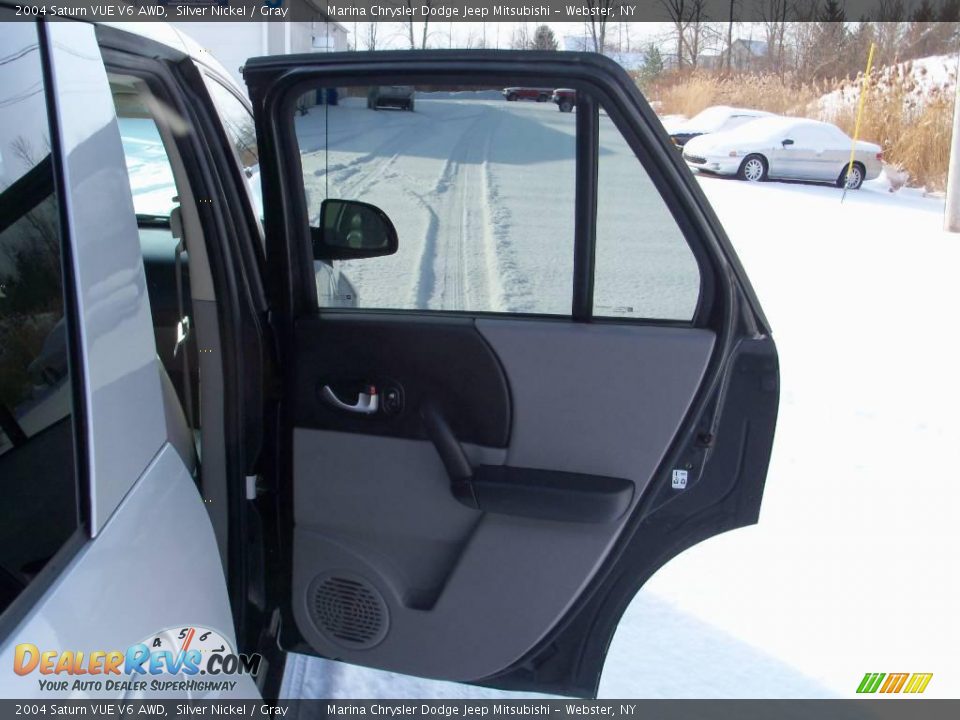 2004 Saturn VUE V6 AWD Silver Nickel / Gray Photo #19
