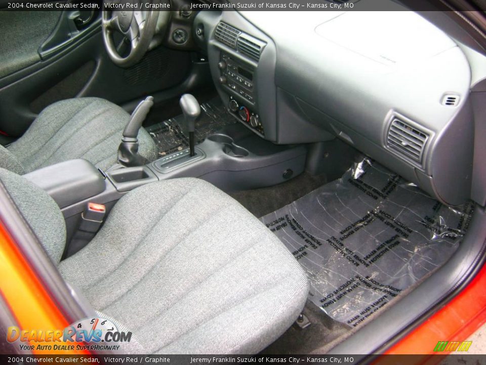 2004 Chevrolet Cavalier Sedan Victory Red / Graphite Photo #7