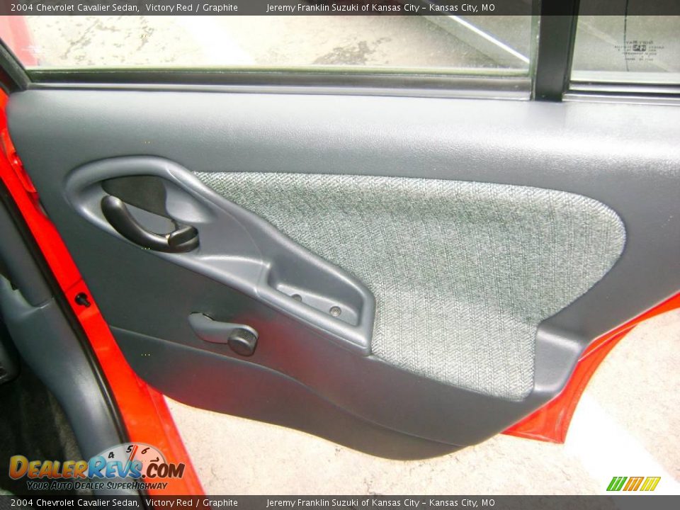 2004 Chevrolet Cavalier Sedan Victory Red / Graphite Photo #16
