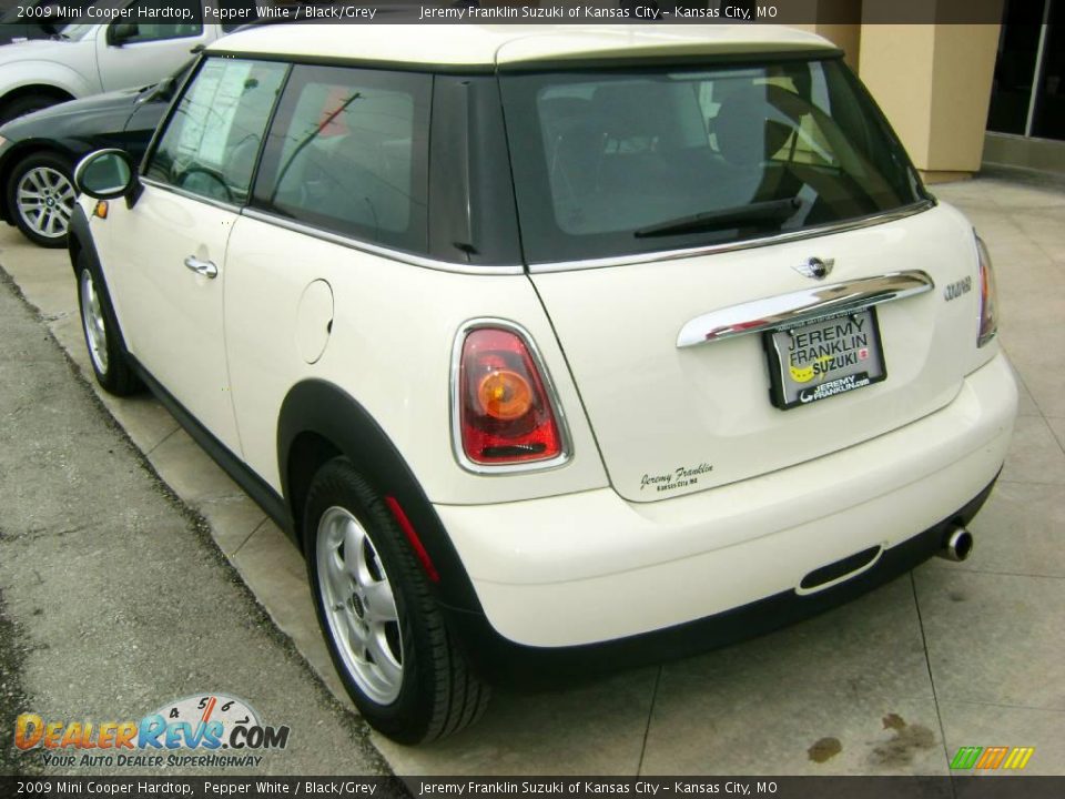 2009 Mini Cooper Hardtop Pepper White / Black/Grey Photo #4