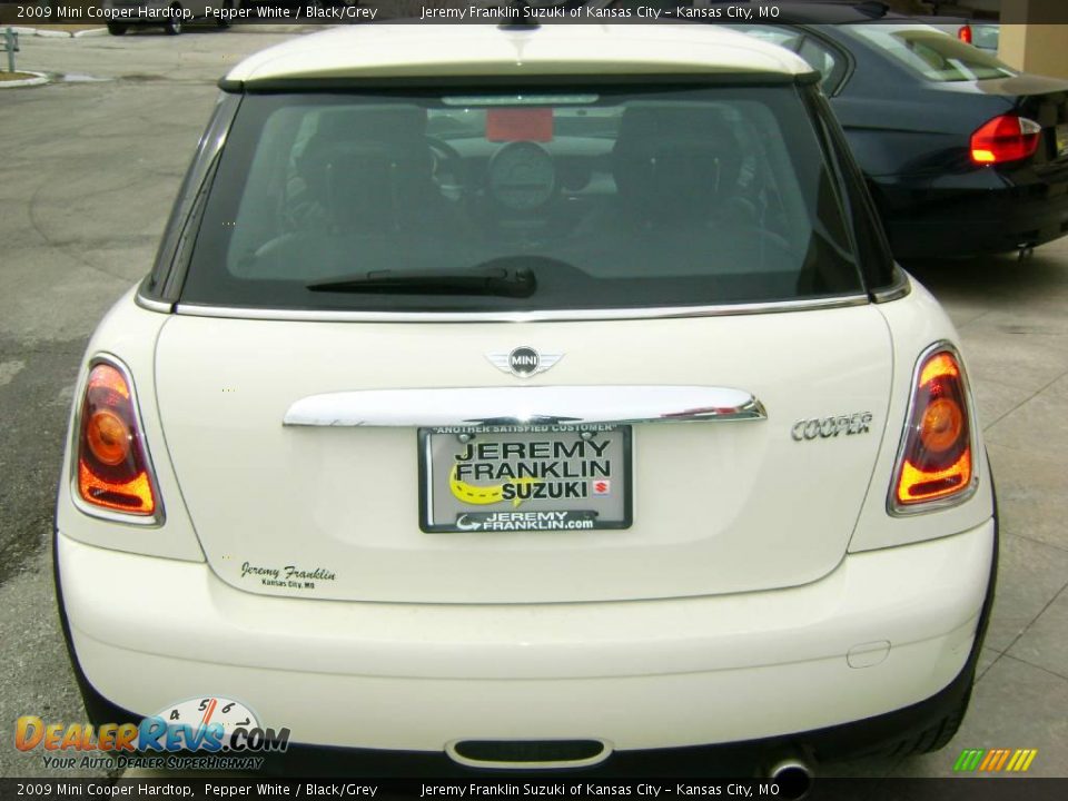 2009 Mini Cooper Hardtop Pepper White / Black/Grey Photo #5