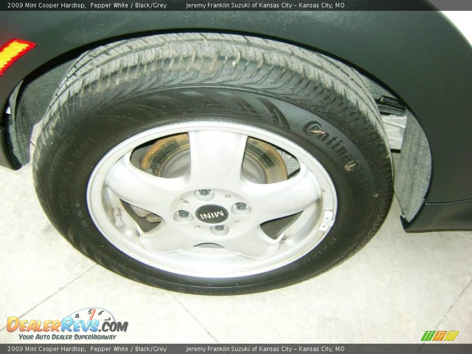2009 Mini Cooper Hardtop Pepper White / Black/Grey Photo #15