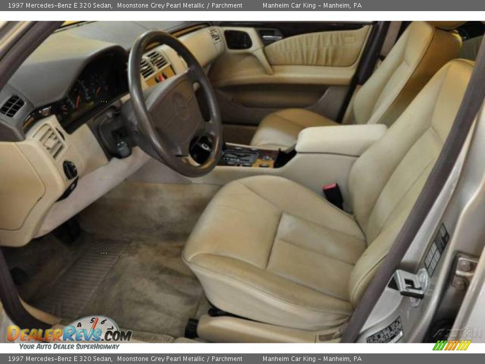 1997 Mercedes-Benz E 320 Sedan Moonstone Grey Pearl Metallic / Parchment Photo #8